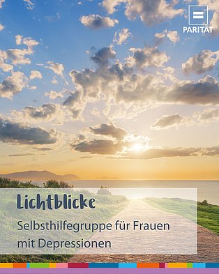 Ein Weg durch Wiesen mit Blick aufs Meer und einen leicht bewölkten Abendhimmel. Text: Lichtblicke SHG für Frauen mit Depressionen
